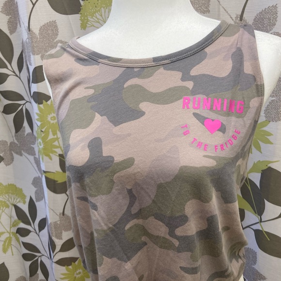 Hollister “Running To The Fridge” Tank - Picture 2 of 3